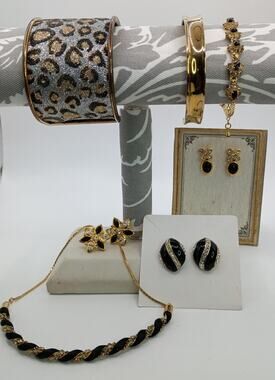 Vintage Jewelry Lot - Black & Gold Tone - 7 Pieces